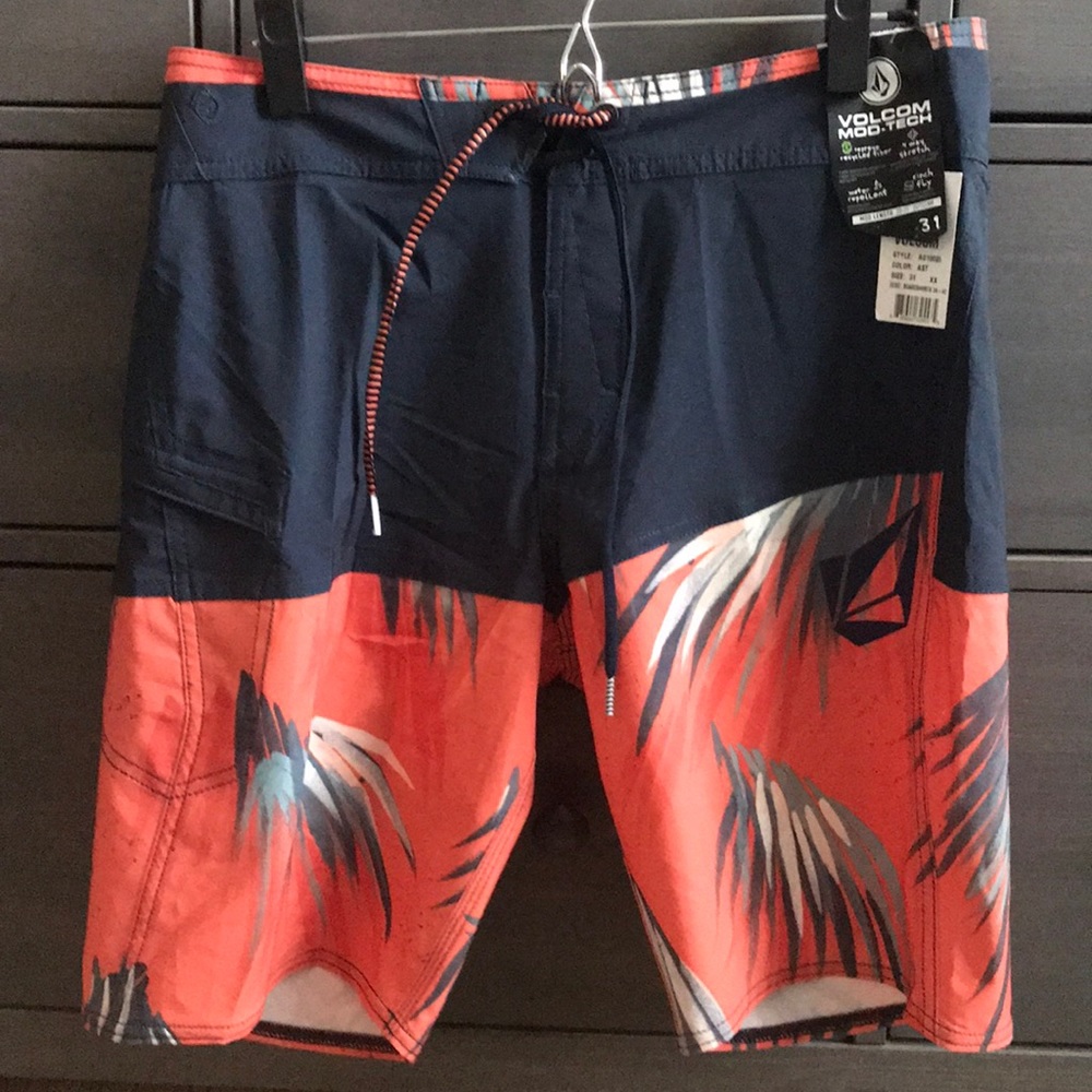 Volcom Mod-Tech Board Shorts Size 31